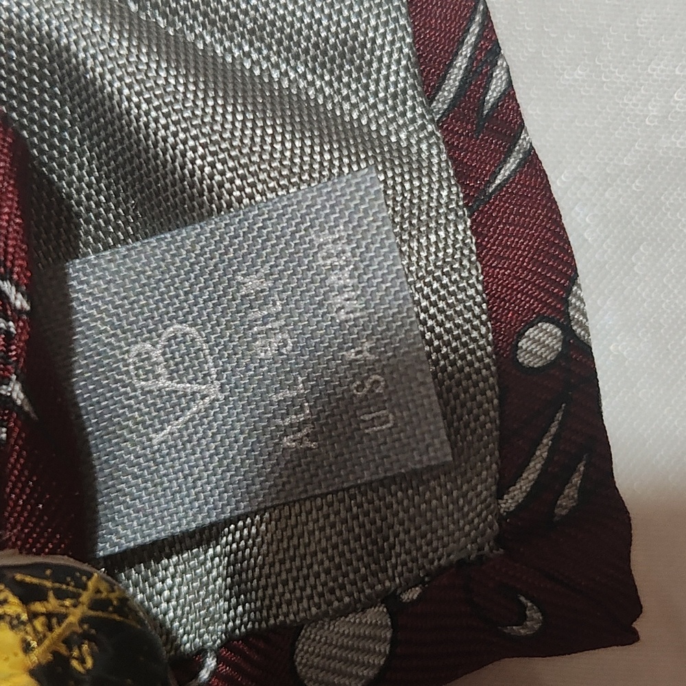 Disney Burgundy Tie with Mickey Mouse Pattern. All silk USA Made. - Picture 6 of 6